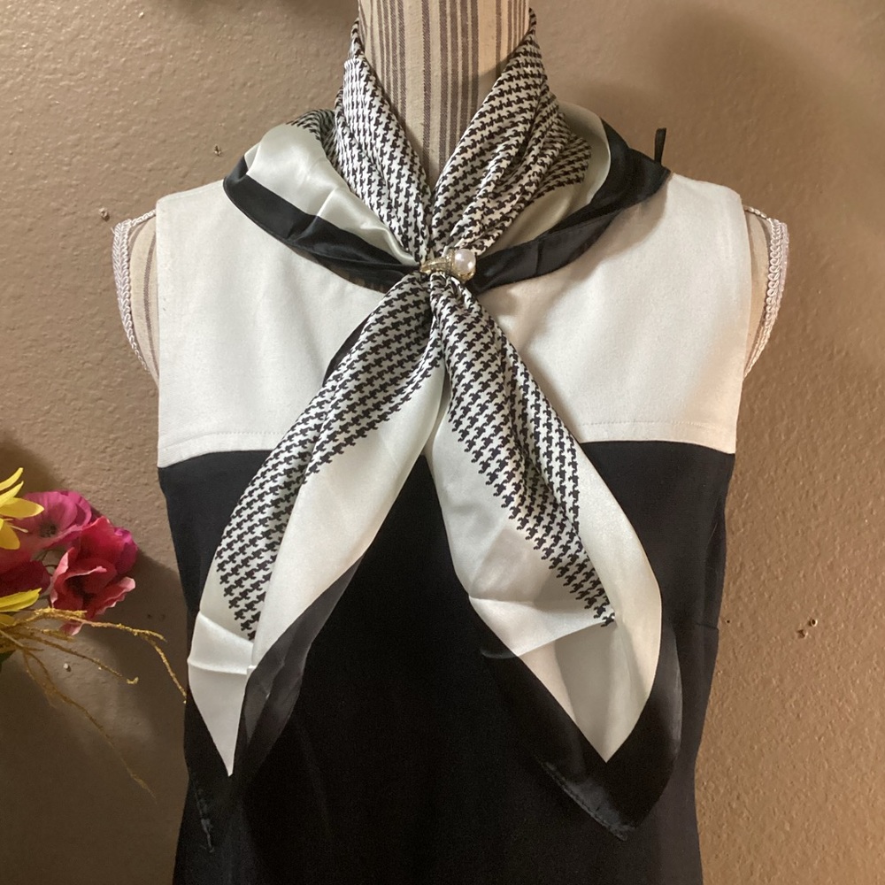 New HOUNDSTOOTH Scarf “LAST ONE” - Picture 1 of 14